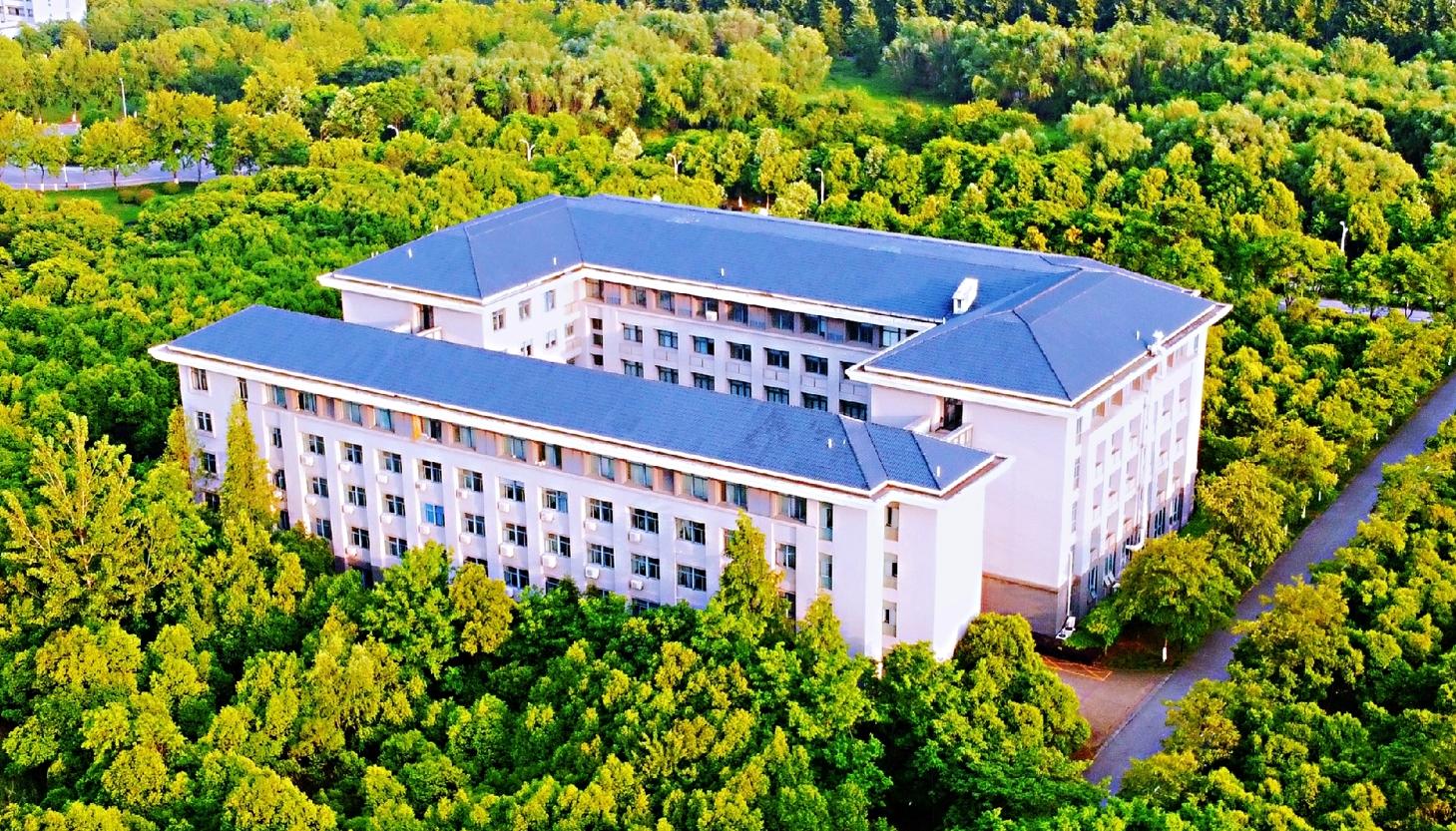 东南大学物理学院